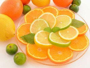 レモンやオレンジなどの柑橘類